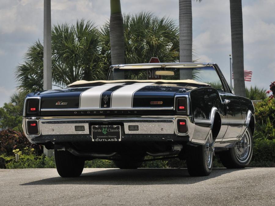  Oldsmobile Cutlass 442 Convertible 1967 года  (фото 3 из 14)